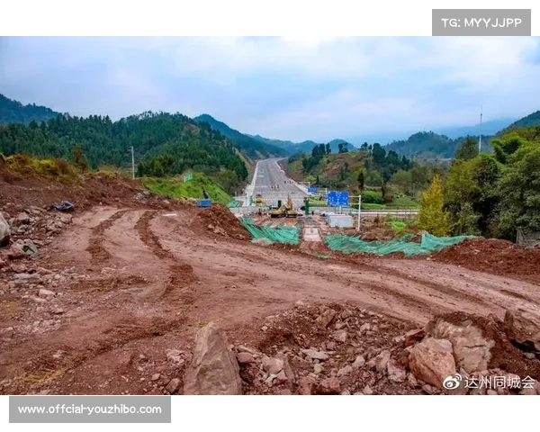 达州赛事丙组决赛落幕，通川区第一小学防守反击战术奏效